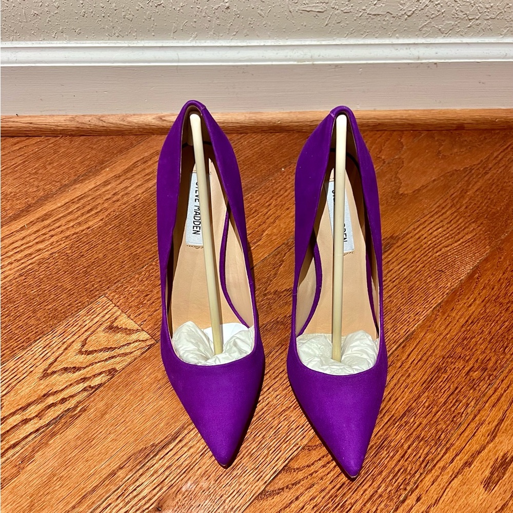 BRAND NEW Steve Madden Daisie Purple Suede Pumps